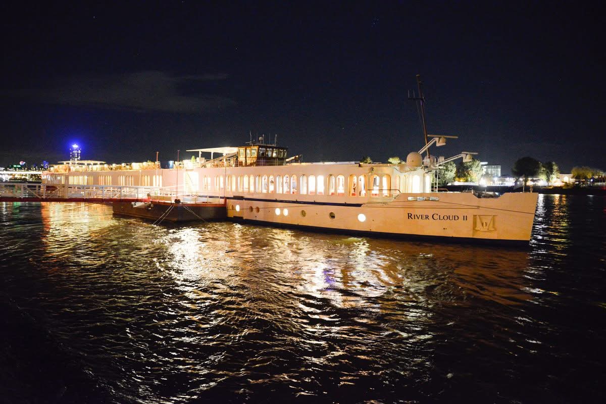 German River Showcases — photo 2