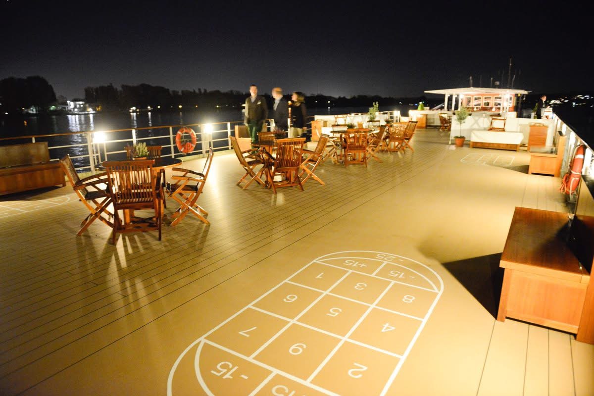 German River Showcases — photo 3